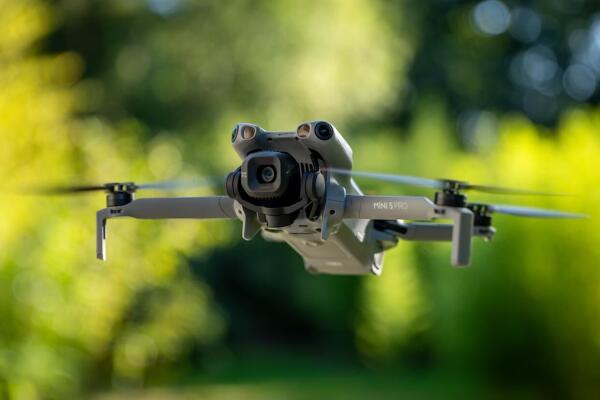 DJI Mini 5 Pro: Drone mini đầu tiên có cảm biến 1 inch và quay dọc thực